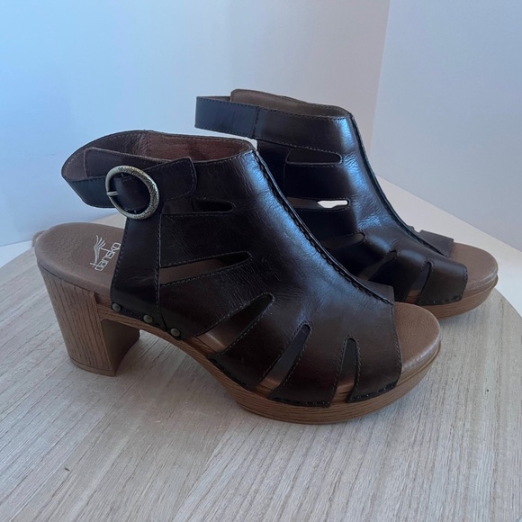 Dansko Women’s Brown Leather Cut Out Heeled Sandals Size 41 EU / 10.5-11 US - Picture 1 of 8